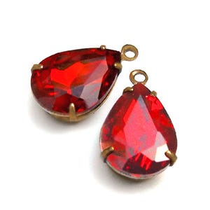 Red 14x10mm faceted glass pears for pendants, glass connectors or earrings, DIY jewelry supplies, 2 pc