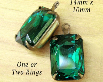 Emerald green 14x10mm glass octagons for pendants, glass connectors or earrings, 2 pc