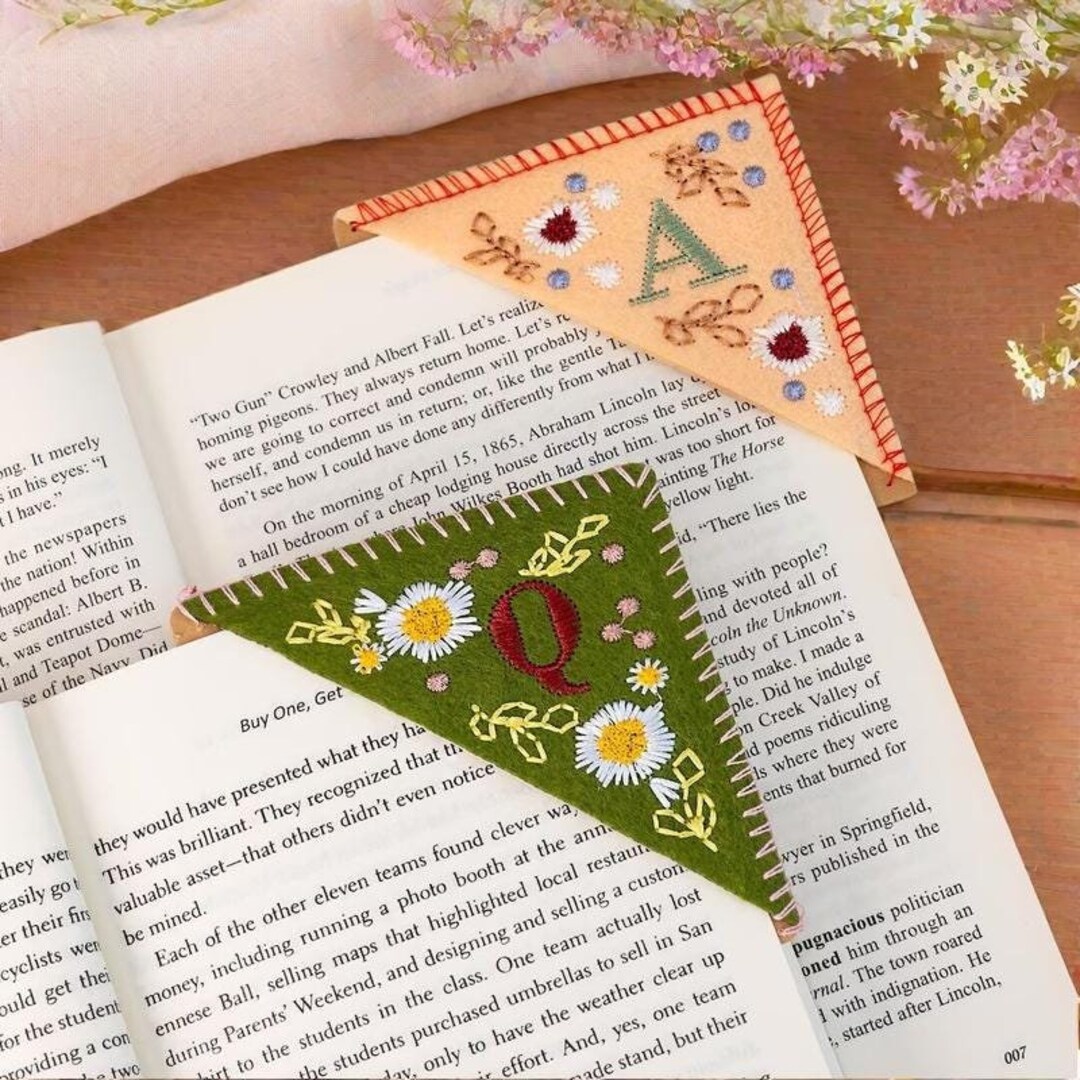 Personalized Hand Embroidered Corner Bookmarks,felt Triangle Page ...