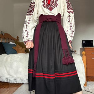 Traditioneller Folkrock im Vintage-Stil, ukrainischer Rock, handgefertigt, hohe Taille, slawischer Rock, Kleidung, ethnischer Folk, Midi, handgefertigt, gefalteter Rock, schwarz