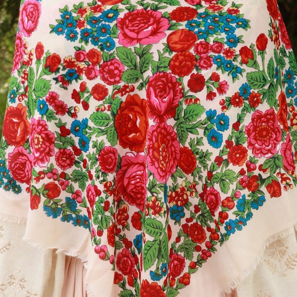 120x120cm Luxury Floral Print Square Scarf Breathable Thin Bandana Shawl Foulard Femme Beach Stole Lady Wraps Scarf Slavic Scarf