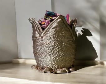 Alien Inspired Facehugger Candy Bowl - Sci-Fi Home Decor