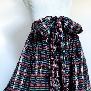 1980s ra-ra Metallic Black and Pink Plaid Skirt very 1940s fitted style. UK 10