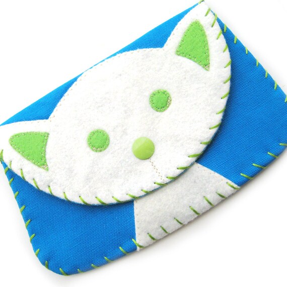 Large White Cat Snap Wallet