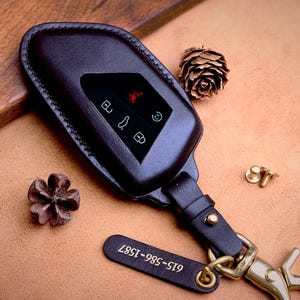 Volkswagen Atlas Cross Key Fob Cover - Custom Leather Key Case For VW Atlas, Tiguan, Jetta, Touareg, Golf 8, Passat B8 - Gift For Husband