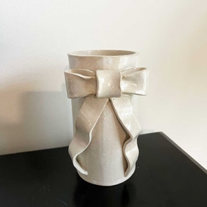 Ceramic Ribbon Bow Vase - Medium