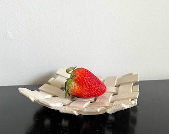 Woven Berry Bowl - White