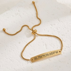 Personalisiertes Armband für Frauen Gravierte Goldbar Armband Benutzerdefinierte Name Armband Koordinaten Armband Bester Freund Armband Geschenk für Frauen