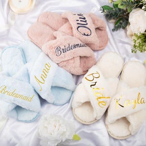 Bridesmaid Fluffy Slippers,Fluffy Flip Flops,Personalized Slippers,Custom Slippers,Wedding slippers, Bridesmaid  Gifts For Her Bridal Gifts
