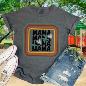 Retro Mama Love T-Shirt, Vintage Heart Mom Tee, Mother&#39;s Day Classic Top, Stylish Mommy Shirt, Unique Mama Tshirt, Chic Mother&#39;s Day Gift