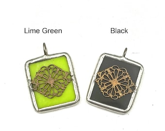 Colgante de filigrana de vidrieras verde lima o negro