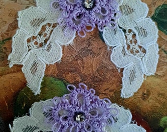 Set of 5 hand tatted lavender flowers attached to two lace snippets. You will receive these within 1 to 2 weeks--not within 1 to 10 weeks
