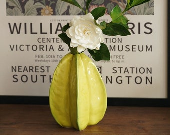 Sunlit Carambola: Handcrafted Ceramic Star Fruit Vase for Elegant Displays