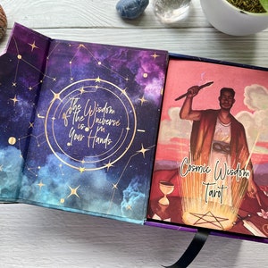 Le jeu de tarots et le guide de la sagesse cosmique
