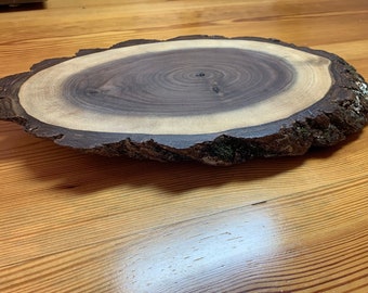 Walnut cookie wooden centerpiece