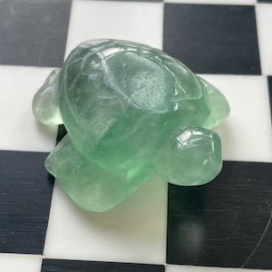 Fluorite Crystal Turtle Carving Healing Stone Meditation Crystal Spiritual Gift Focus Crystal Natural Home Decor Mindfulness Altar Piece
