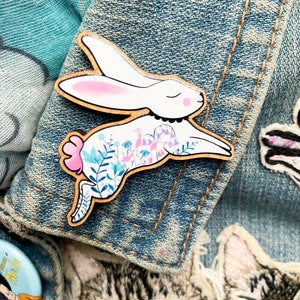 Rabbit Brooch -  printed gloss varnished wooden pin chunky bunny hare white flower