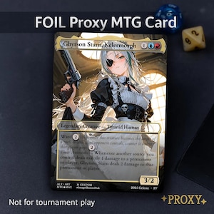 Könnte beinhalten: Eine Foil-Proxy-MTG-Karte mit einem Anime-Charakter mit Augenklappe und Pistole. Die Karte trägt die Bezeichnung "Ghyrson Starn, Kelermorph" und enthält Spieltext. Die Karte ist mit "Not for tournament play" gekennzeichnet.