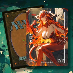 Puede incluir: Una carta de arte de fantasía que presenta a una mujer dragón pelirroja con detalles de fuego. La carta tiene la palabra "Dragon" en la parte superior y "5/5" en la parte inferior. La carta está frente a una carta de Magic: The Gathering.
