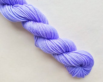 VIOLET ICING hand dyed yarn mini skein. sock fingering DK yarn, merino wool superwash knitting embroidery. 4 ply. light violet purple yarn