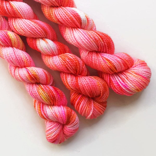 Pfirsich-Sorbet / hand gefärbte Garn / Mini Strang / funkeln Socke Fingersatz / Merino Wolle Superwash / speckle Garn / Mini / orange rosa Garn-Socke