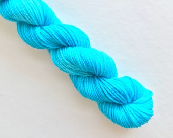 REEF ENCOUNTER hand dyed yarn mini skein. sock fingering dk yarn, merino wool knitting crochet. sock mini 4 ply. light turquoise blue yarn