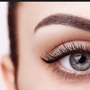 Natürliche magnetische Wimpern Kit mit Eyeliner & Applikator