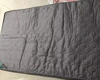 Student dormitory single spongy mat is padded in winter