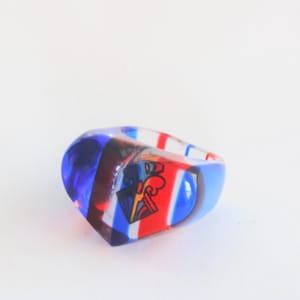 Vintage 1970s Heart Shaped Lucite Chunky Ring | Blue Red Clear Striped MOD Statement Jewelry with Mod Decal Size 7.50