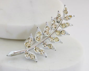 Sarah Coventry Crystal Fern Collection Silver Tone Pave Rhinestone Leaf Brooch Pin // Vintage Jewelry // luluglitterbug