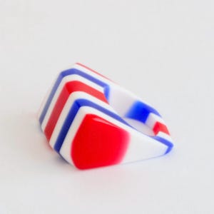Vintage Red White and Blue Striped Lucite Ring - 1960s-70s Mod Patriotic Jewelry, Statement Chunky Ring, US & British Flag Style, Size 5.5