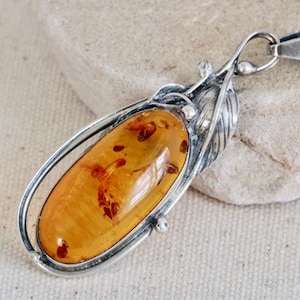 Art Nouveau Style Sterling Silver and Amber Pendant // Vintage Jewelry // lululglitterbug