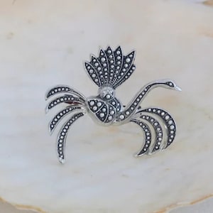 Marcasite Silver Tone Bird  Brooch Pin  // Vintage Jewelry // lululglitterbug