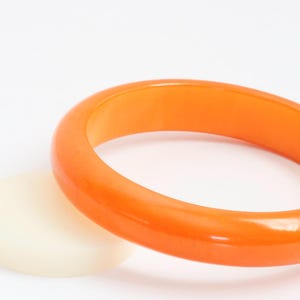Vintage Butterscotch Bakelite Bangle - Art Deco Bracelet  // Vintage Jewelry // luluglitterbug