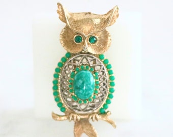 Green Jewel Encrusted Owl Brooch Pin // Vintage Jewelry // luluglitterbug