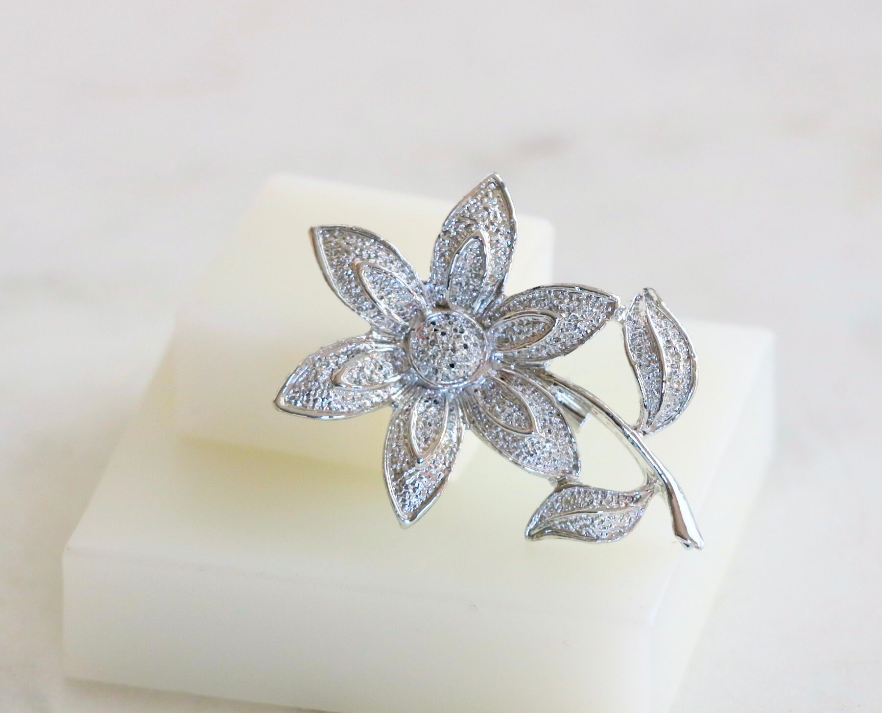 ヴィンテージ ジェリーズ シルバートーン デイジーフラワー ブローチ