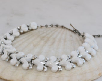 Vintage Silver Tone and White Thermoset Plastic Choker Necklace  // Costume Jewelry // luluglitterbug