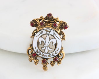 Midcentury Fleur de Lis Heraldic White Enamel and Red Rhinestone Brooch // Vintage Jewelry // luluglitterbug