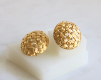 Vintage Angelique Large Gold Woven Button Pierced Earrings // Costume Jewelry // luluglitterbug