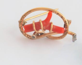 Broche de coral antiguo relleno de oro / Joyería de la época victoriana / Broche de nudo de amor / Coral envuelto en alambre / Joyería vintage para ella