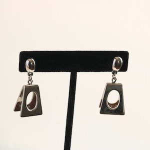 Rare Monet Silver Tone Dangle Drop Pierced Earrings // Vintage Jewelry // luluglitterbug