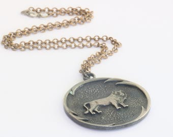 Vintage Leo Zodiac Pendant Necklace - Astrological Jewelry // luluglitterbug