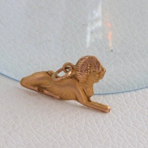 Antique Egyptian 10K Gold Sphinx Charm Pendant  // Vintage Jewelry // lululglitterbug