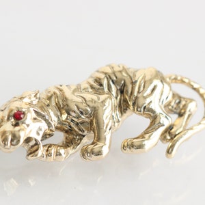 Vintage Gold Tone Tiger Brooch with Red Rhinestone Eyes // luluglitterbug