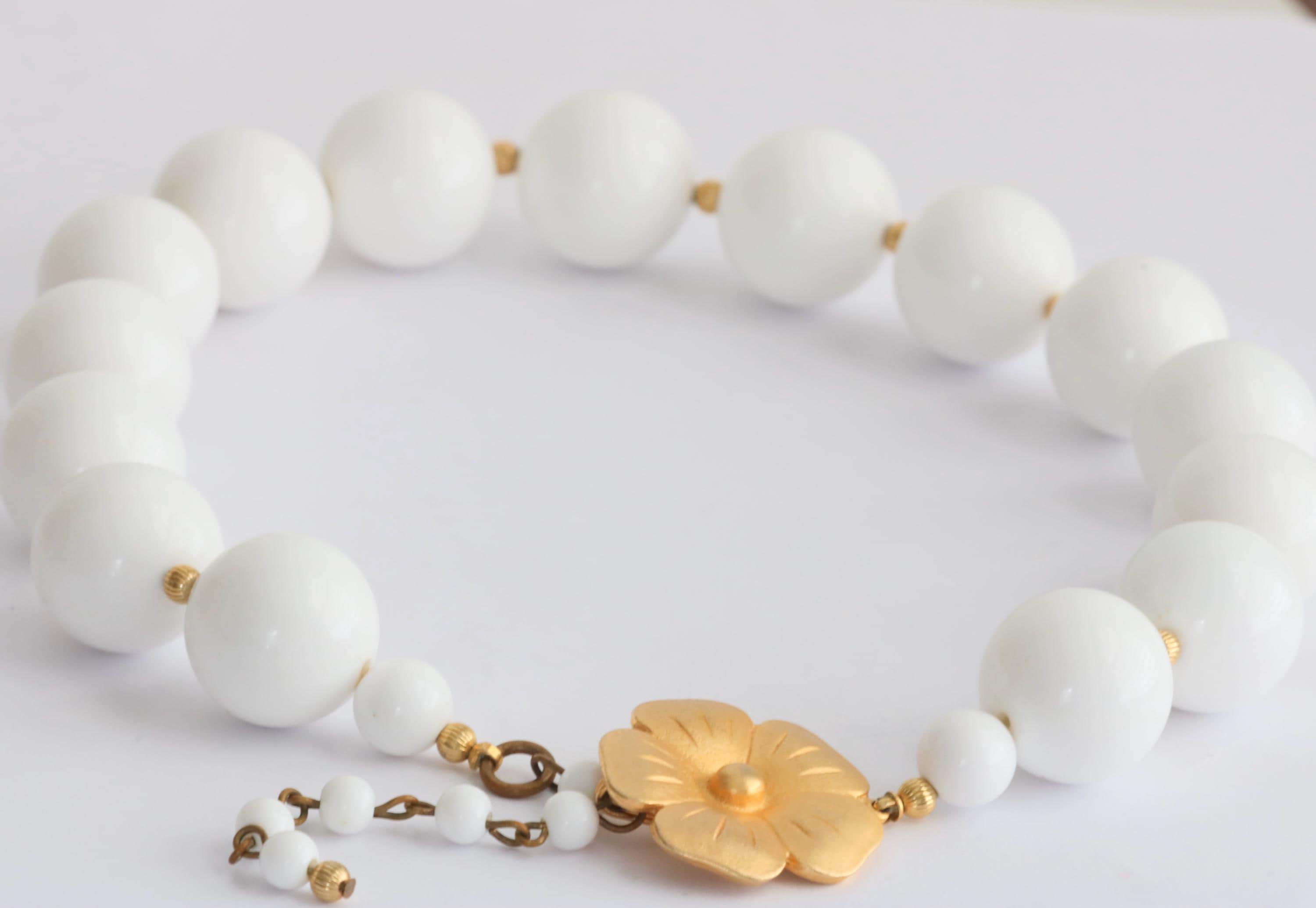 Vintage Gay Boyer Necklace, White Lucite Beads, Gold Flower  display picture 1