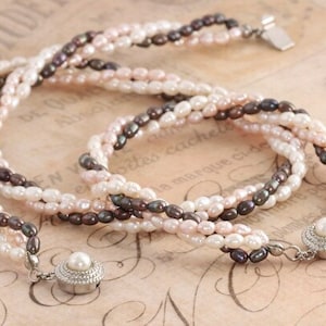Weiß Rosa und Braune Süßwasserperlen Dreistrang Halskette und Armband Set // Vintage Schmuck // Luluglitterbug