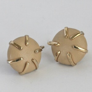 Gold Tone and Tan Leather Button Clip On Earrings // Vintage Jewelry // luluglitterbug