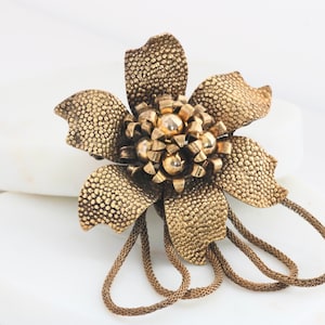 Rare Gray Kingsbury NY Brass Flower Statement Brooch Pin // Vintage Jewelry // luluglitterbug