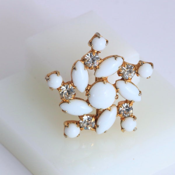 Milk Glass and Rhinestone Star Shaped Brooch Pin // Vintage Jewelry // lululglitterbug