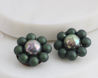 Midcentury Dark Green Cluster Pearl Clip On Earrings // Vintage Jewelry // luluglitterbug